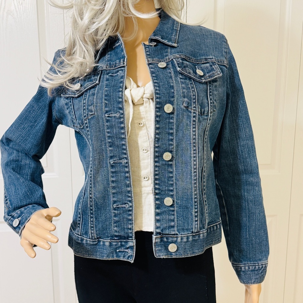 The Gap Light Blue Stretch Jean Jacket Sz Medium - Picture 2 of 14